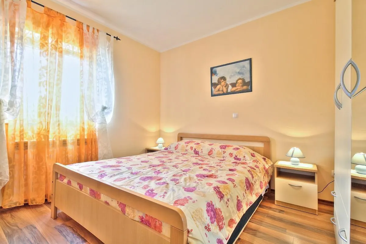 Lorena Apartments Seget  クロアチア