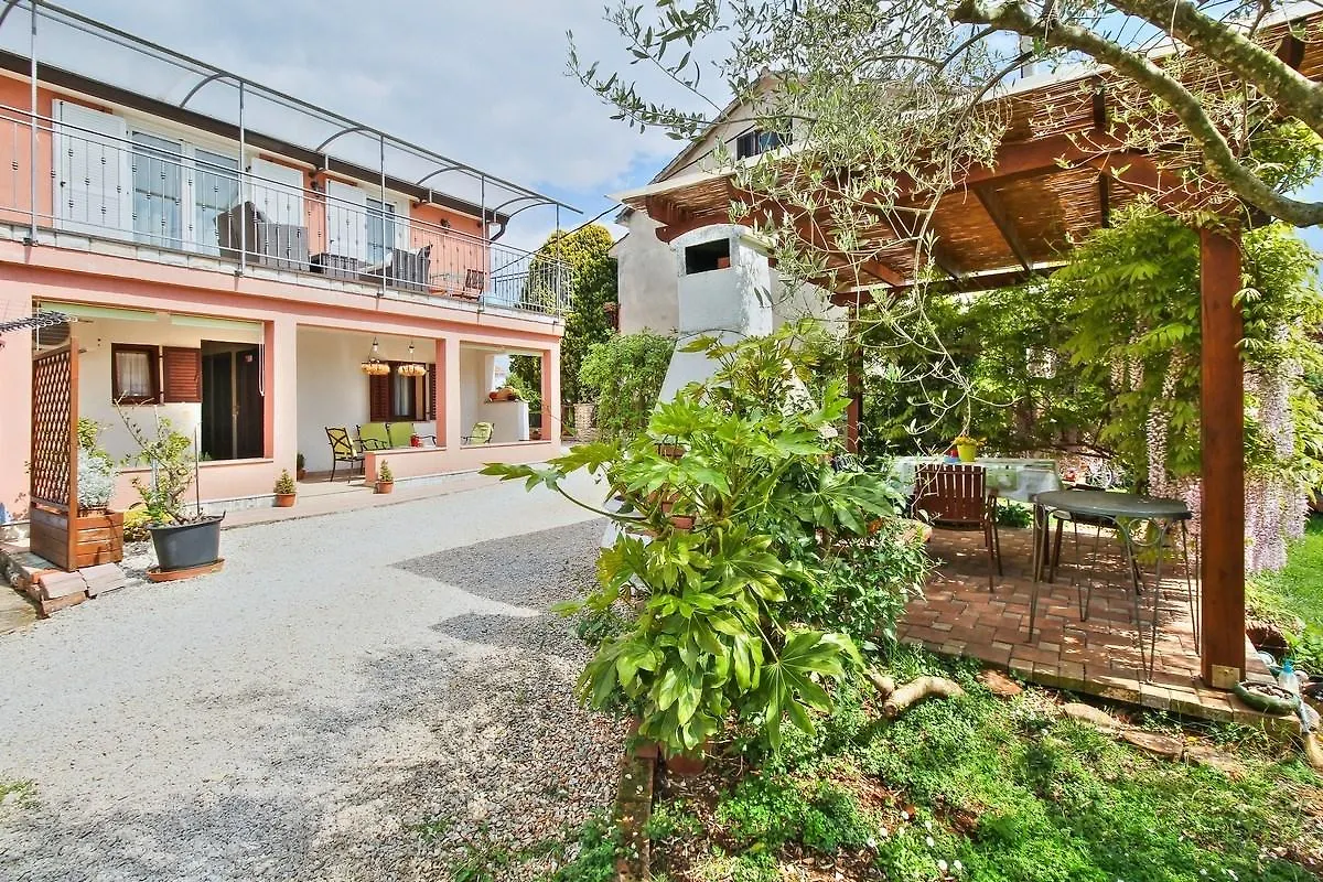 Lorena Apartments Seget  Seget (Umag)