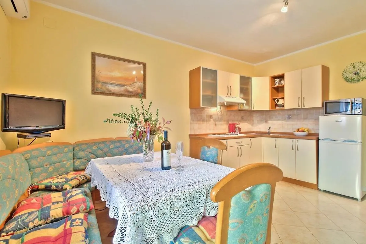 Lorena Apartments Seget  ゲストハウス Seget (Umag)