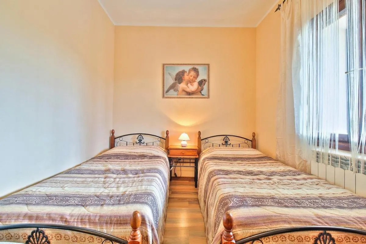 Lorena Apartments Seget  3*, Seget (Umag)